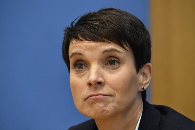 Frauke Petry n&atilde;o desejou mais fazer parte bancada por conta da radicaliza&ccedil;&atilde;o do partido
