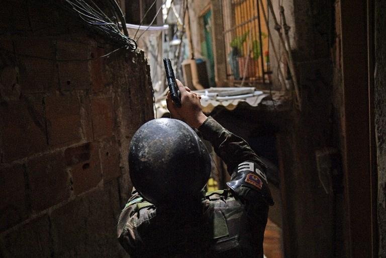 Este &eacute; o quinto dia de cerco de soldados das For&ccedil;as Armadas ao morro da zona Sul carioca.