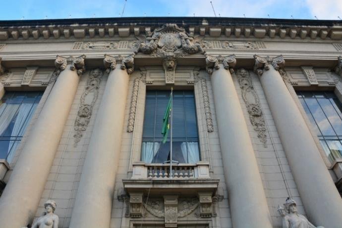 Representa&ccedil;&atilde;o sindical acredita que Sartori busca "ressolver passivo com atraso de sal&aacute;rios" com um "juro rid&iacute;culo"
