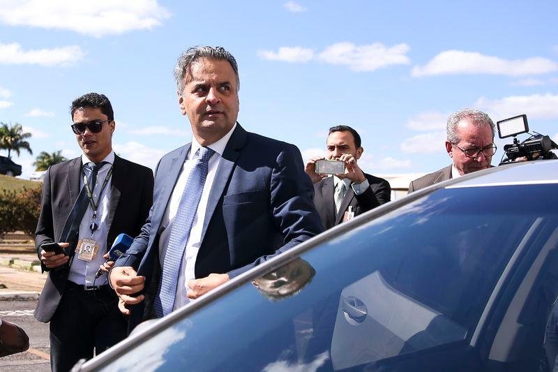 STF afasta A&eacute;cio de mandato e determina recolhimento domiciliar noturno