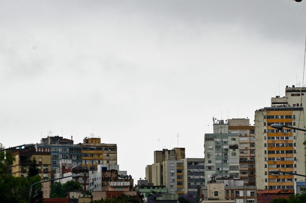 Porto Alegre ter&aacute; sol e chuva nesta quarta-feira 