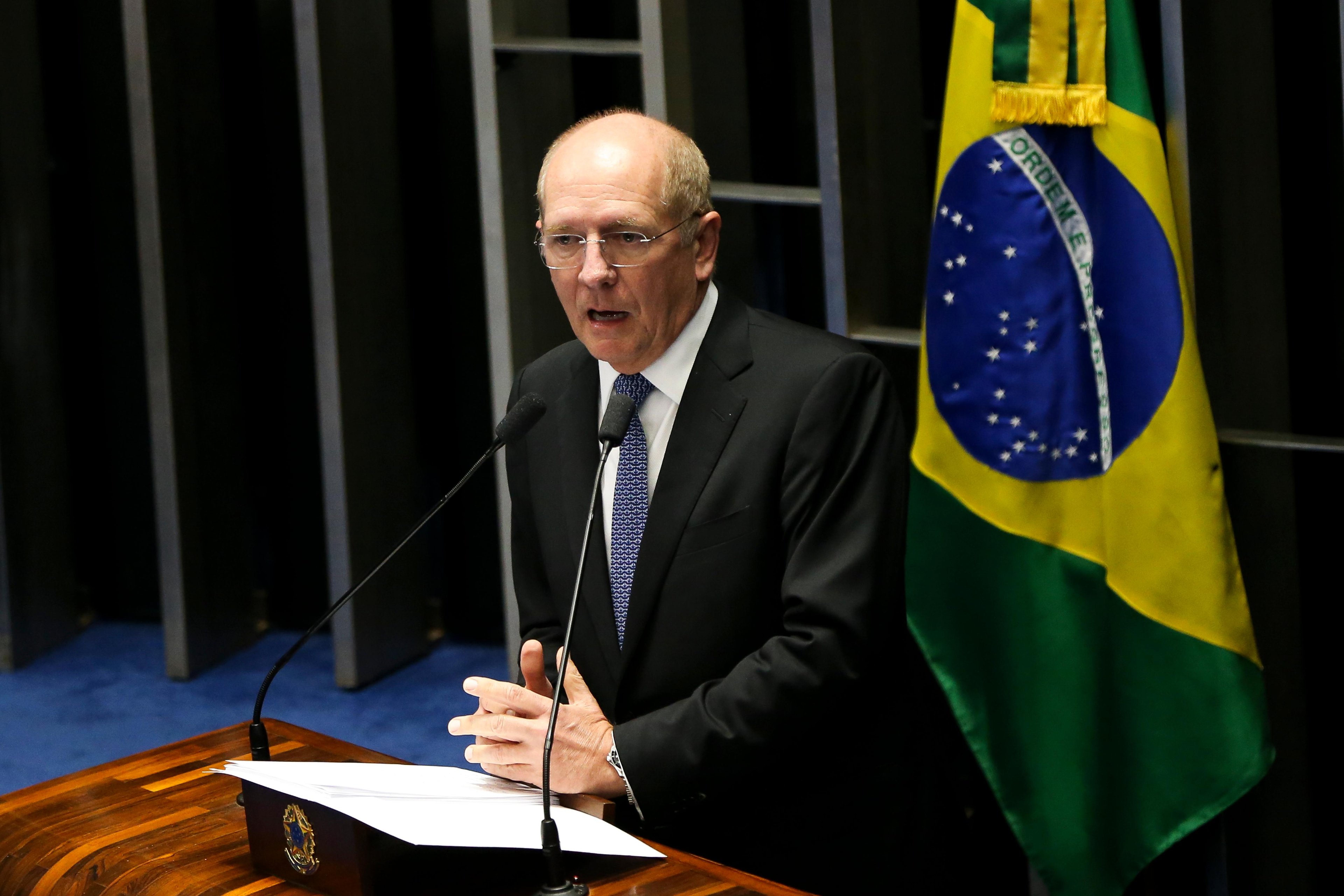 Constitui&ccedil;&atilde;o determina avalia&ccedil;&atilde;o do Plen&aacute;rio em casos de pris&atilde;o decretada de parlamentar