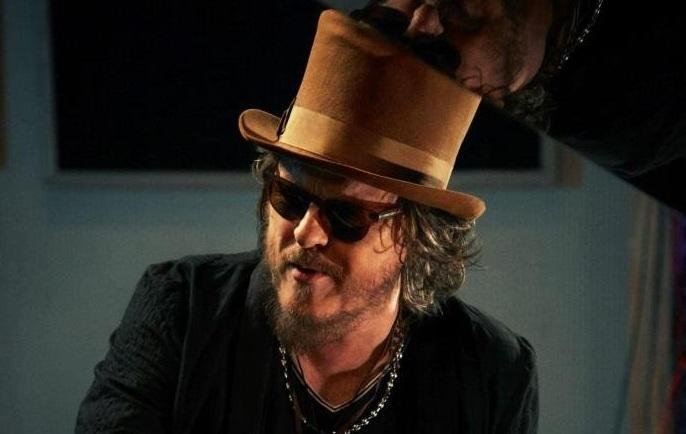 Zucchero mostra &lsquo;Black Cat&rdquo; em outubro