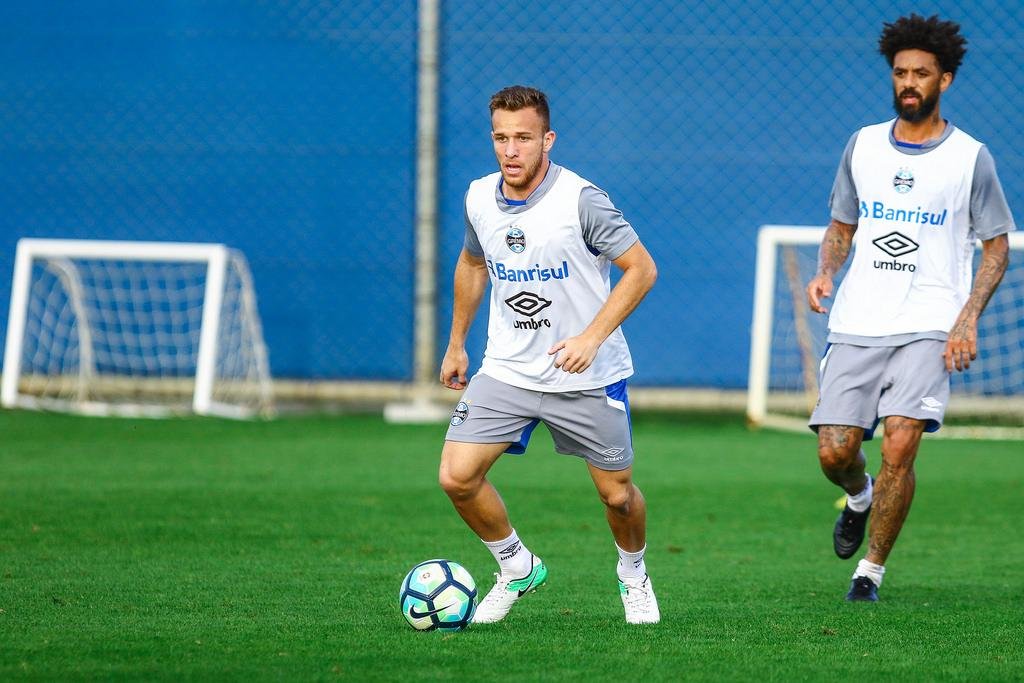 	Gr&ecirc;mio treinou jogadas ofensivas nesta tarde