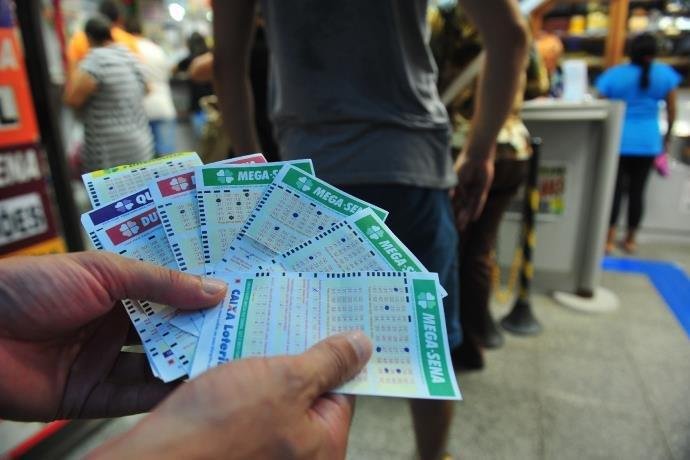 Mega-Sena acumula e pr&ecirc;mio vai a R$ 47 milh&otilde;es