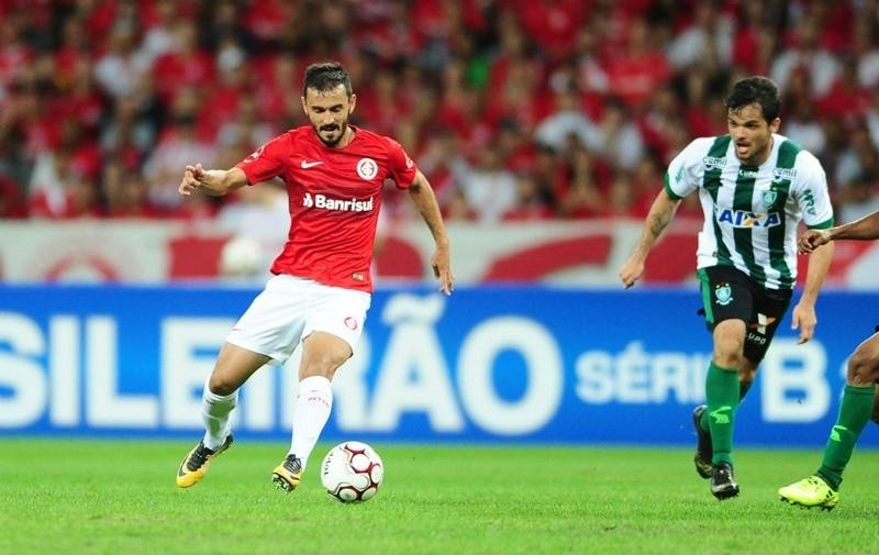Lateral do Inter v&ecirc; jogo bem aberto das duas melhores equipes da S&eacute;rie B
