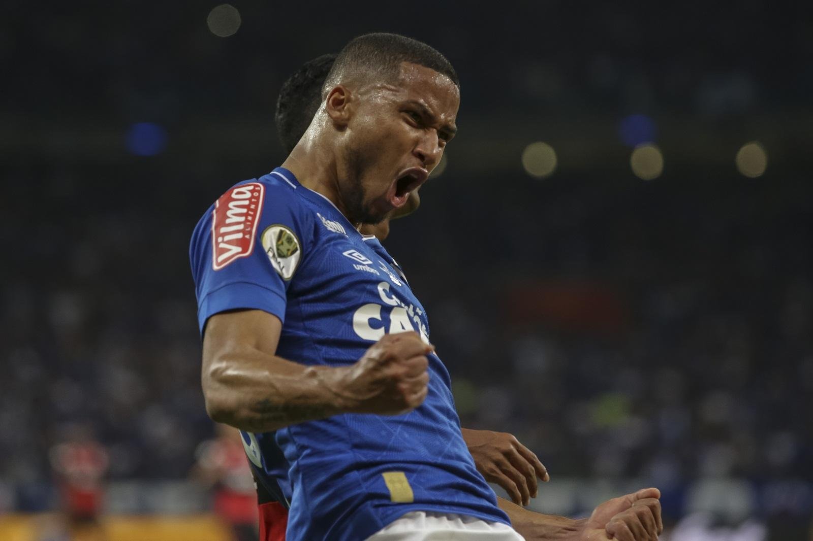 Raposa iguala t&iacute;tulos do Gr&ecirc;mio ap&oacute;s jogo nervoso que terminou em 0 a 0 nos 90 minutos
