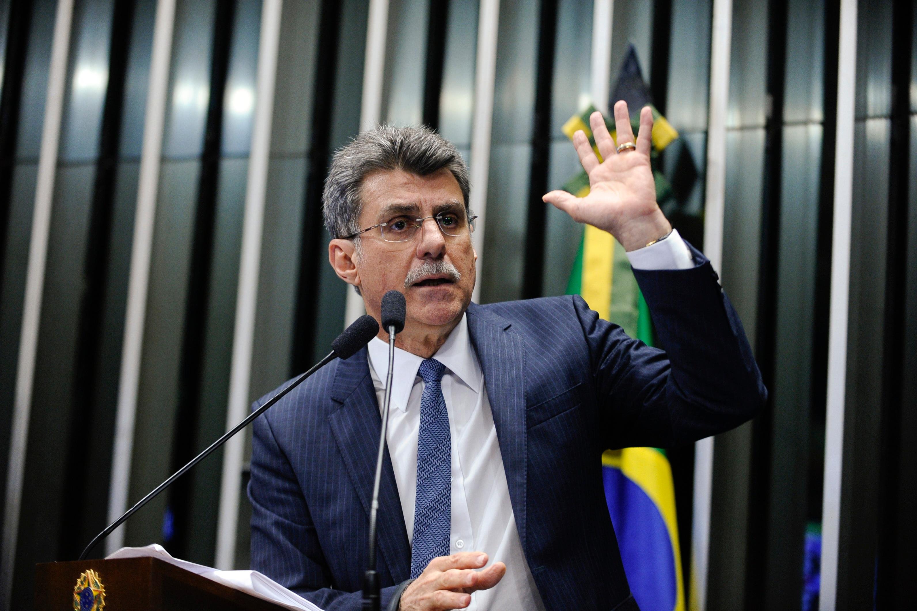 Juc&aacute; diz que opera&ccedil;&atilde;o da PF &eacute; retalia&ccedil;&atilde;o de ju&iacute;za federal &agrave; sua fam&iacute;lia