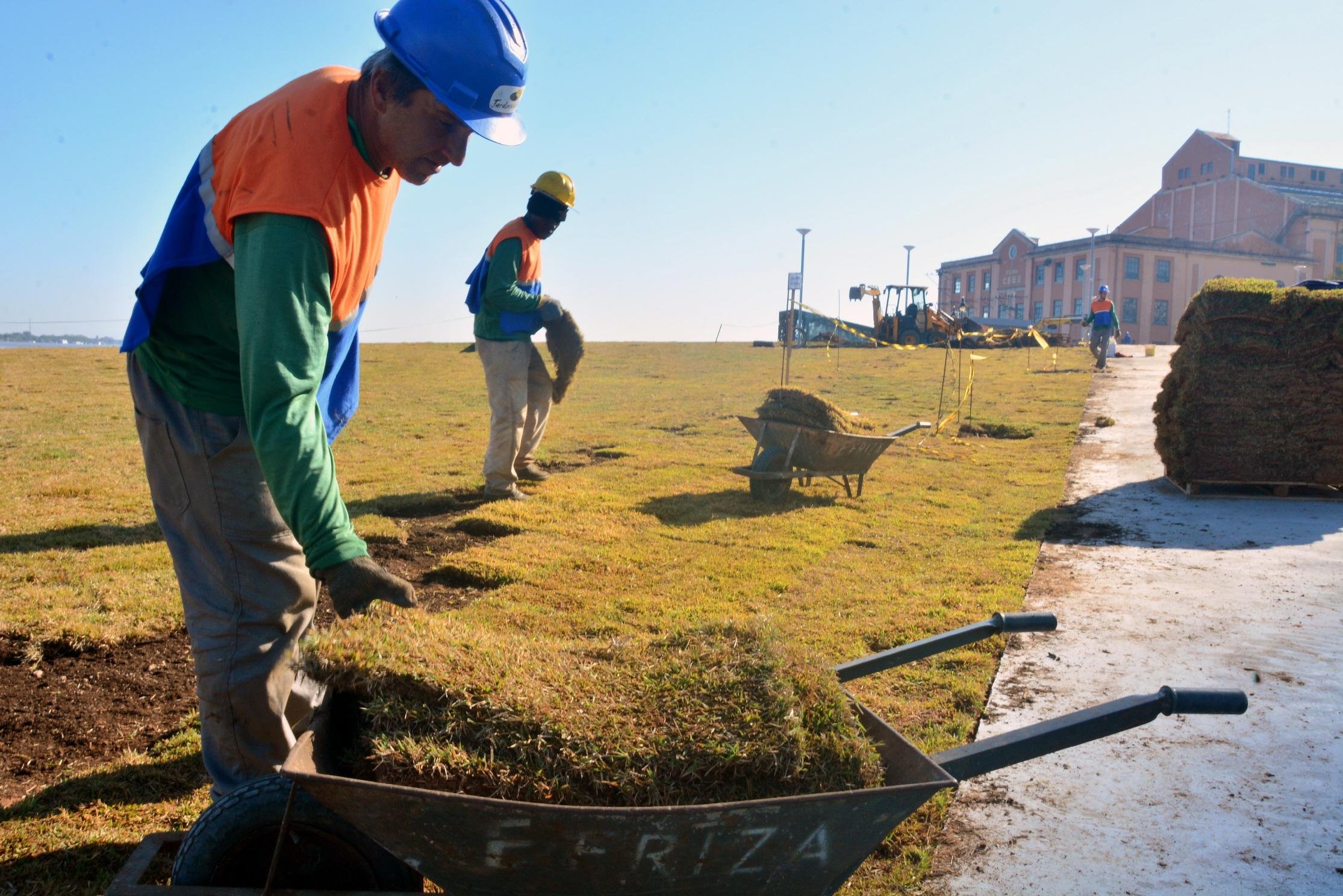 Edital para ado&ccedil;&atilde;o de &aacute;reas verdes na Orla do Gua&iacute;ba ser&aacute; lan&ccedil;ado em breve