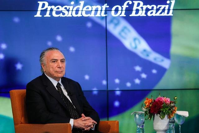 Den&uacute;ncia contra Temer ser&aacute; votada at&eacute; dia 23 de outubro, afirma Maia 