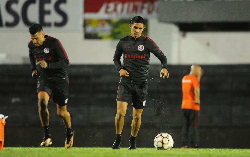 Felipe Guti&eacute;rrez defender&aacute; o Chile nas Eliminat&oacute;rias