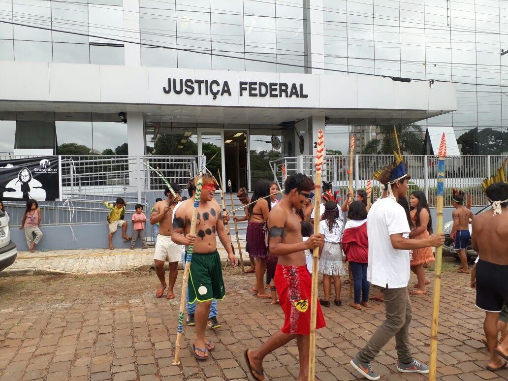 Ind&iacute;genas protestaram em Carazinho