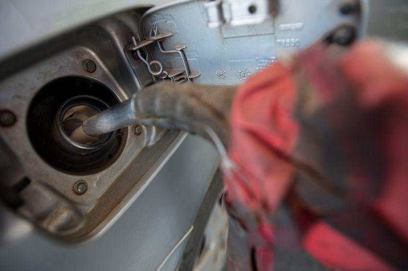 Taxa do diesel tamb&eacute;m deve variar em 1% a partir deste s&aacute;bado 