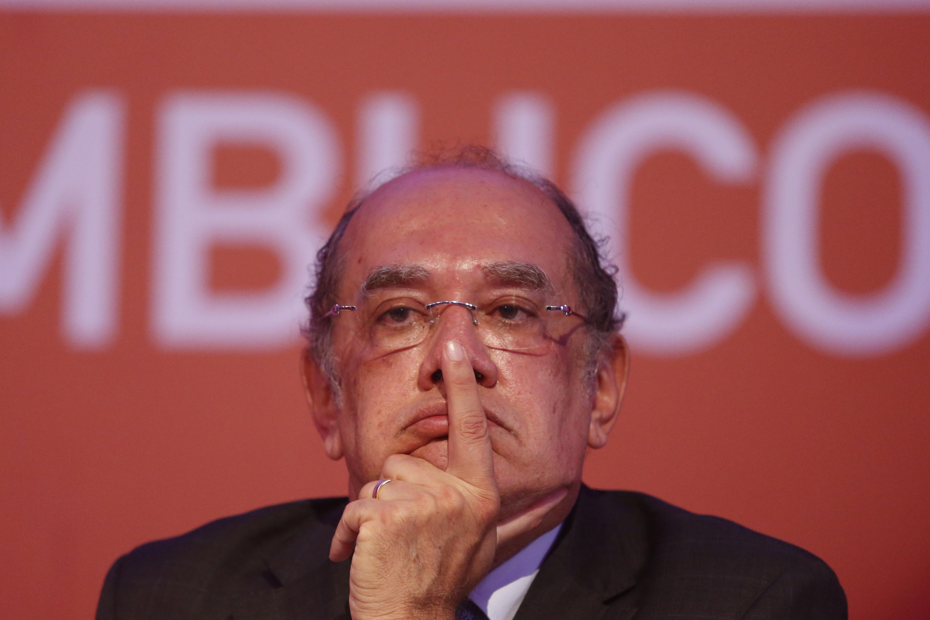 STF est&aacute; sobrecarregado e tamb&eacute;m comete erros, diz Gilmar Mendes
