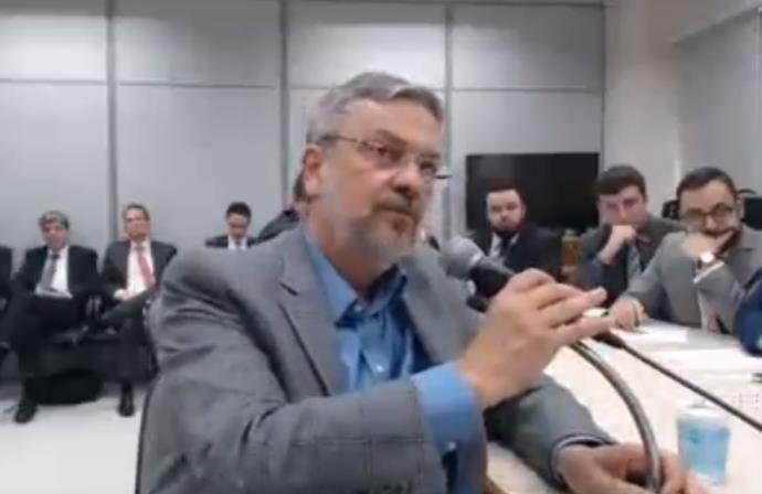 Dirigentes do PT e interlocutores do ex-presidente Luiz In&aacute;cio Lula da Silva procuraram a fam&iacute;lia do ex-ministro