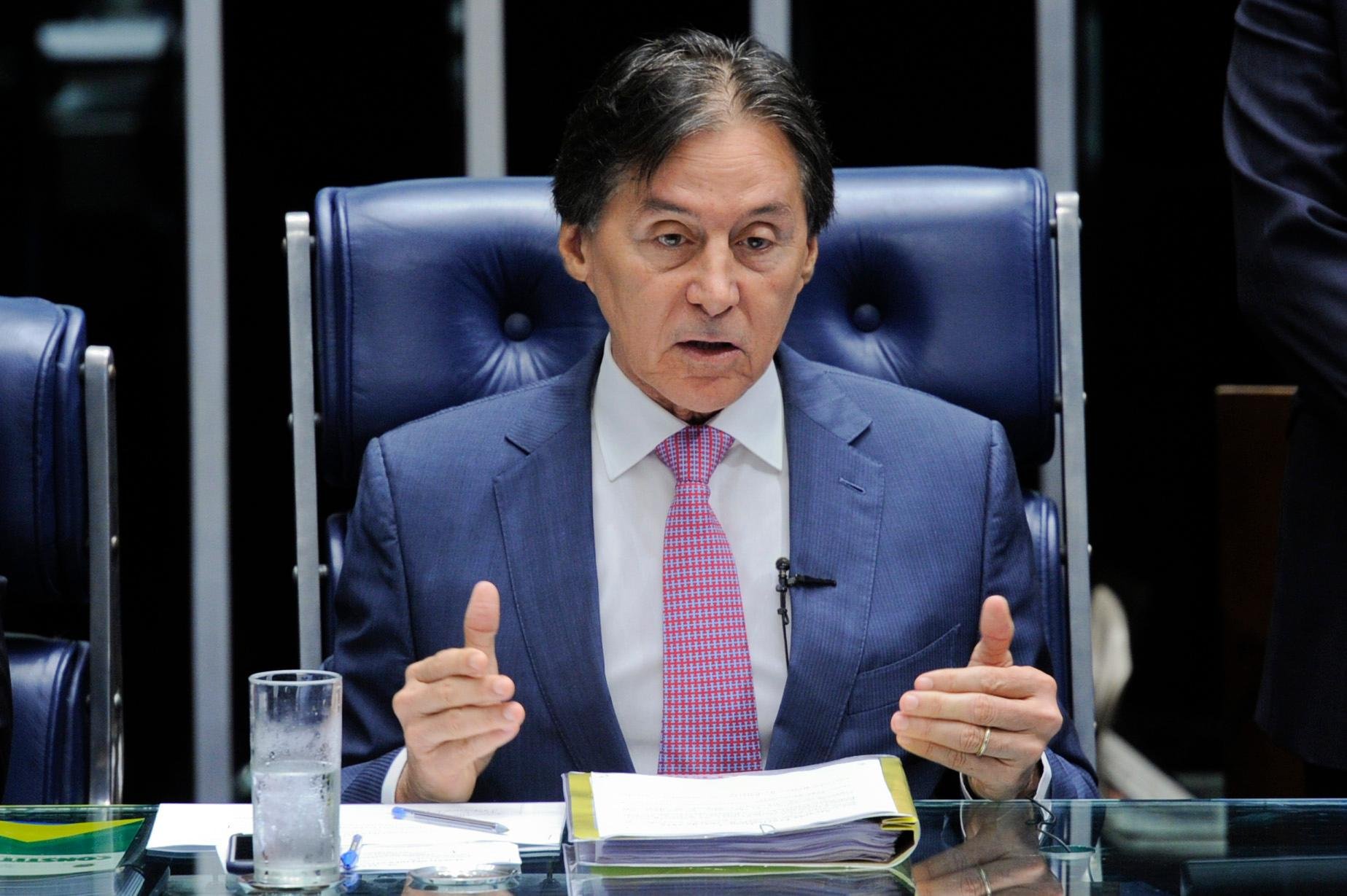 Eun&iacute;cio diz que "n&atilde;o ficar&aacute; triste" se STF alterar coliga&ccedil;&otilde;es para 2018