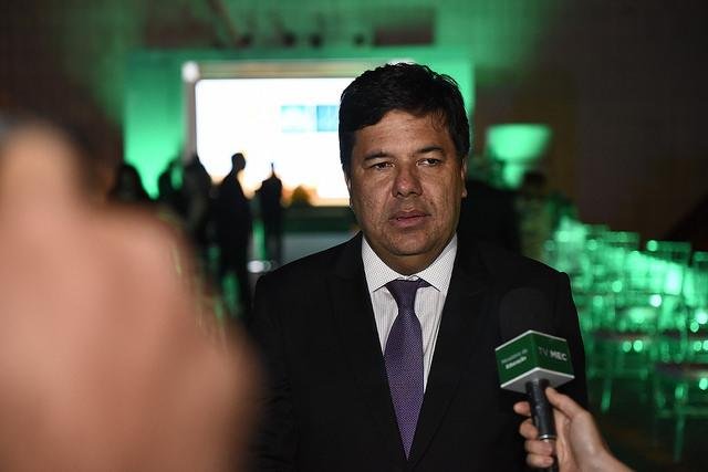 Mendon&ccedil;a Filho afirmou que exame ter&aacute; mais de 29 mil detectores de metais
