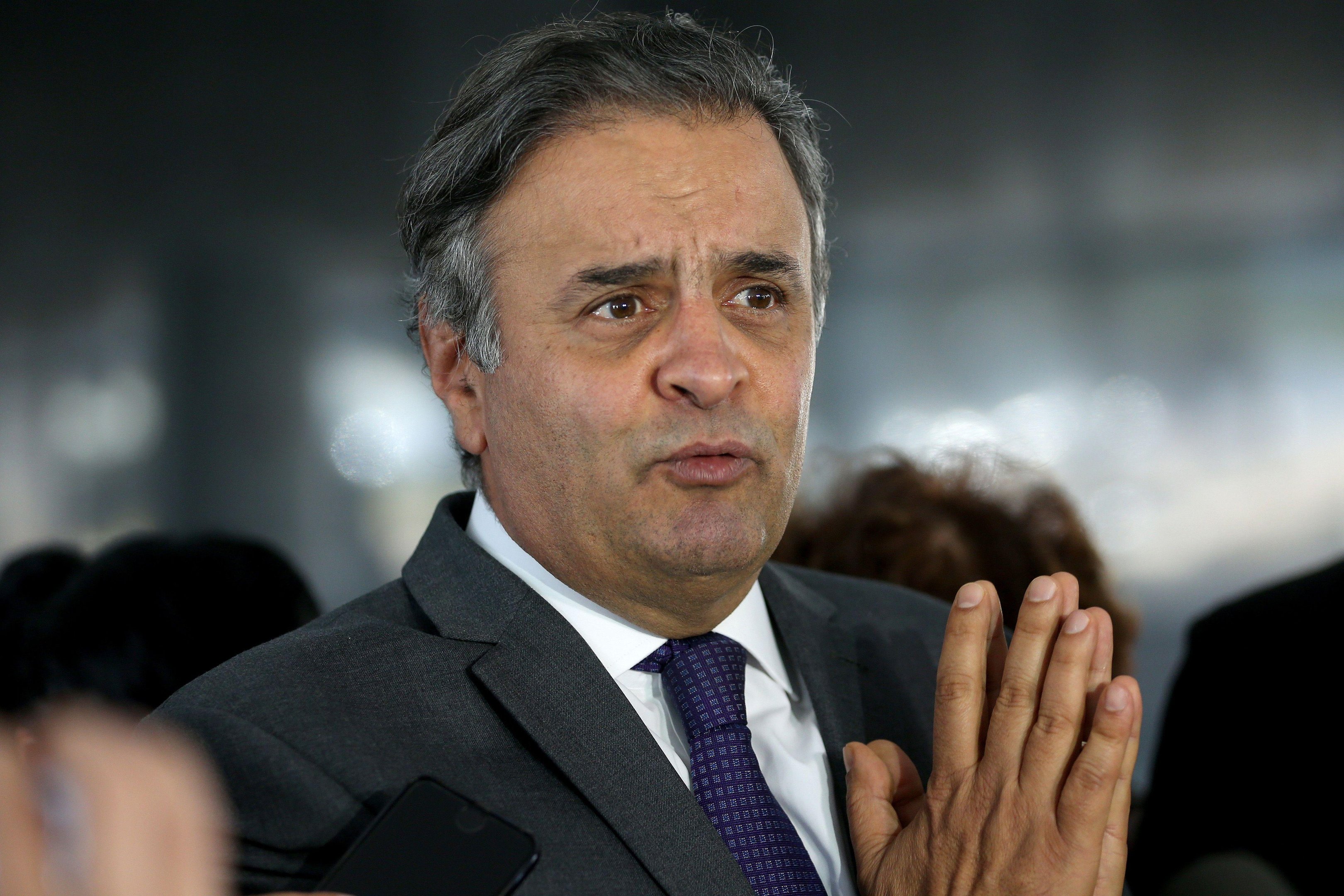 Senado deve decidir nesta tarde se A&eacute;cio cumpre decis&atilde;o do Supremo