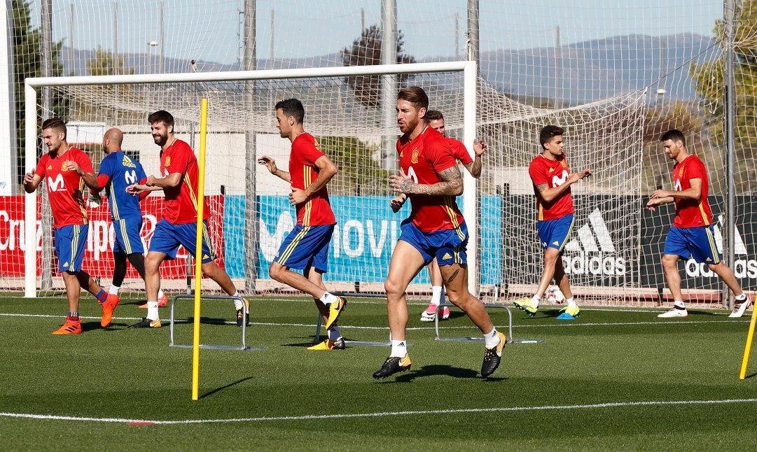 T&eacute;cnico pediu ao time concentra&ccedil;&atilde;o exclusiva nas duas rodadas finais das Eliminat&oacute;rias Europeias