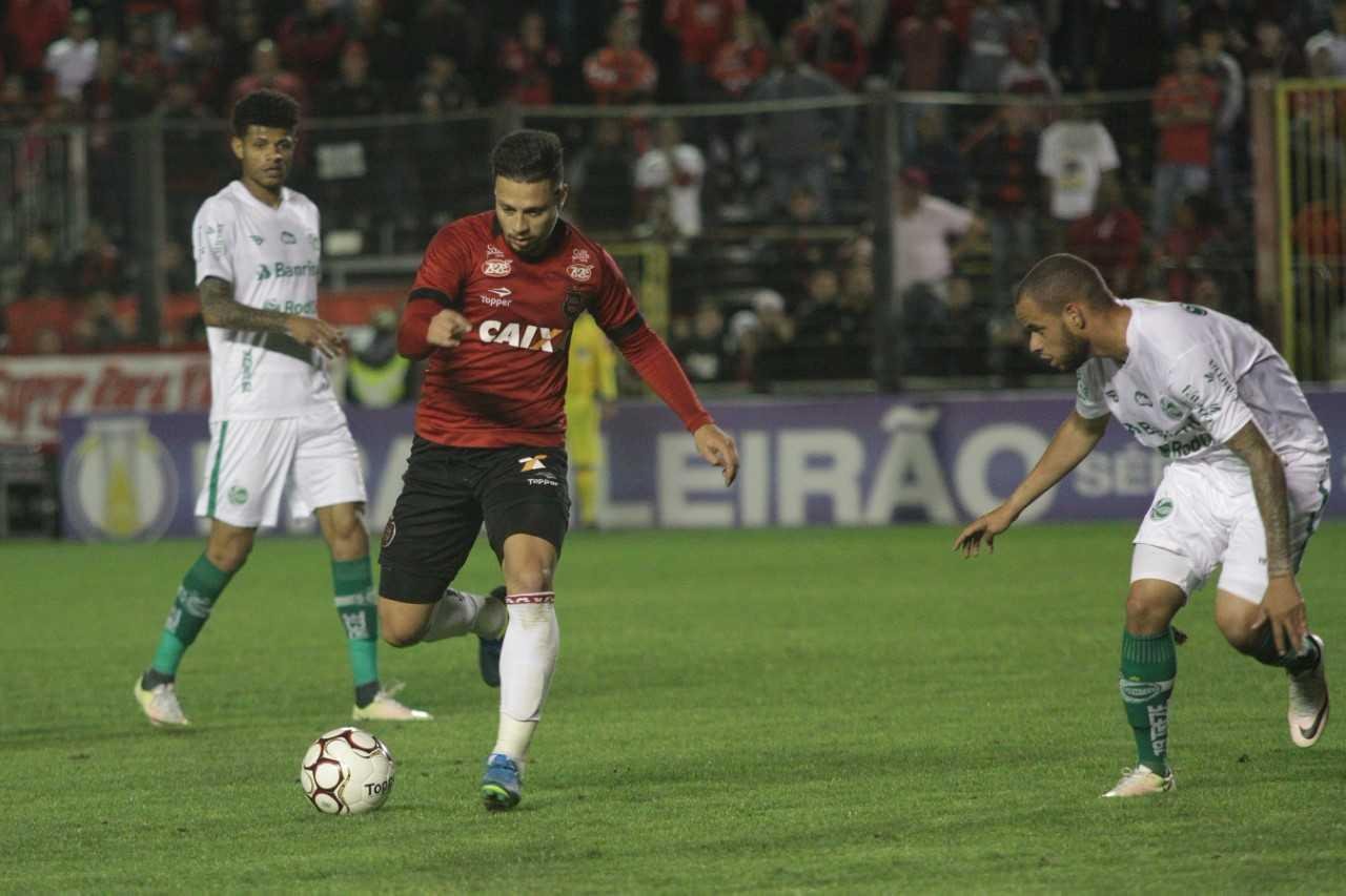 Vit&oacute;ria fez Xavante abrir vantagem da zona de rebaixamento