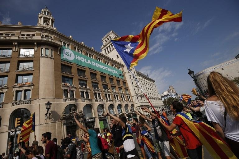Catalunha gera "preocupa&ccedil;&atilde;o m&aacute;xima" de empres&aacute;rios e queda na Bolsa