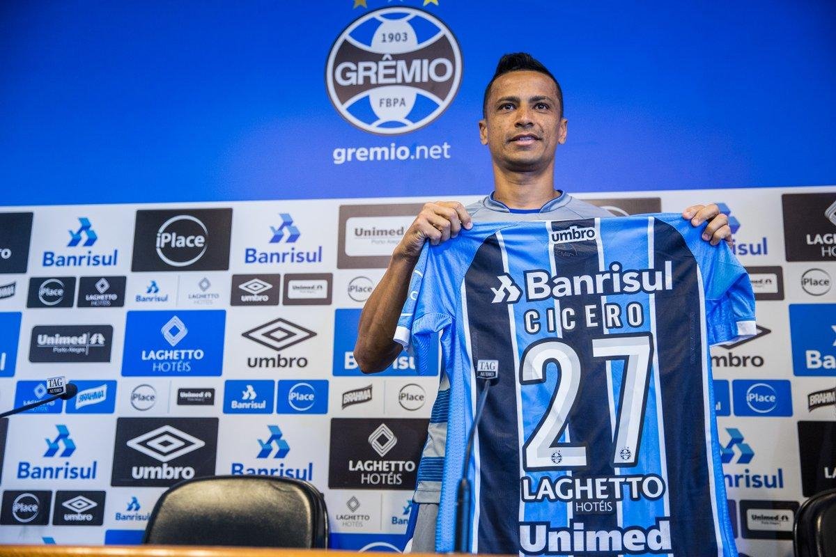 Meia foi apresentando como refor&ccedil;o do Gr&ecirc;mio nesta quarta-feira