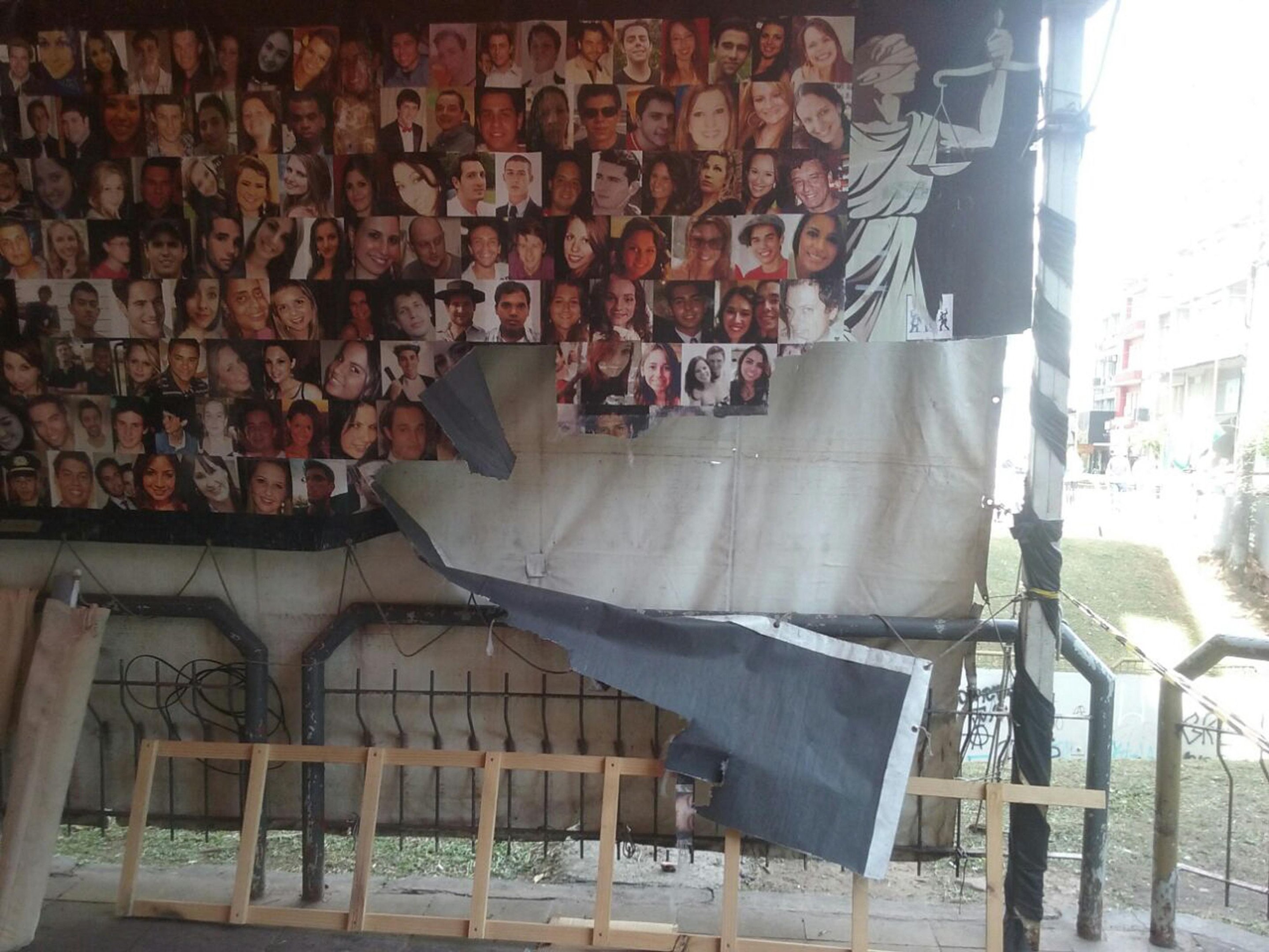 Banner da Kiss &eacute; alvo de vandalismo em Santa Maria 