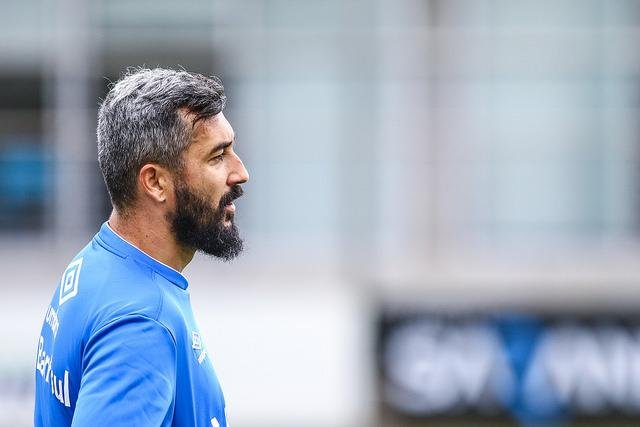 Meia do Gr&ecirc;mio j&aacute; estava afastado dos gramados desde primeiro semestre 