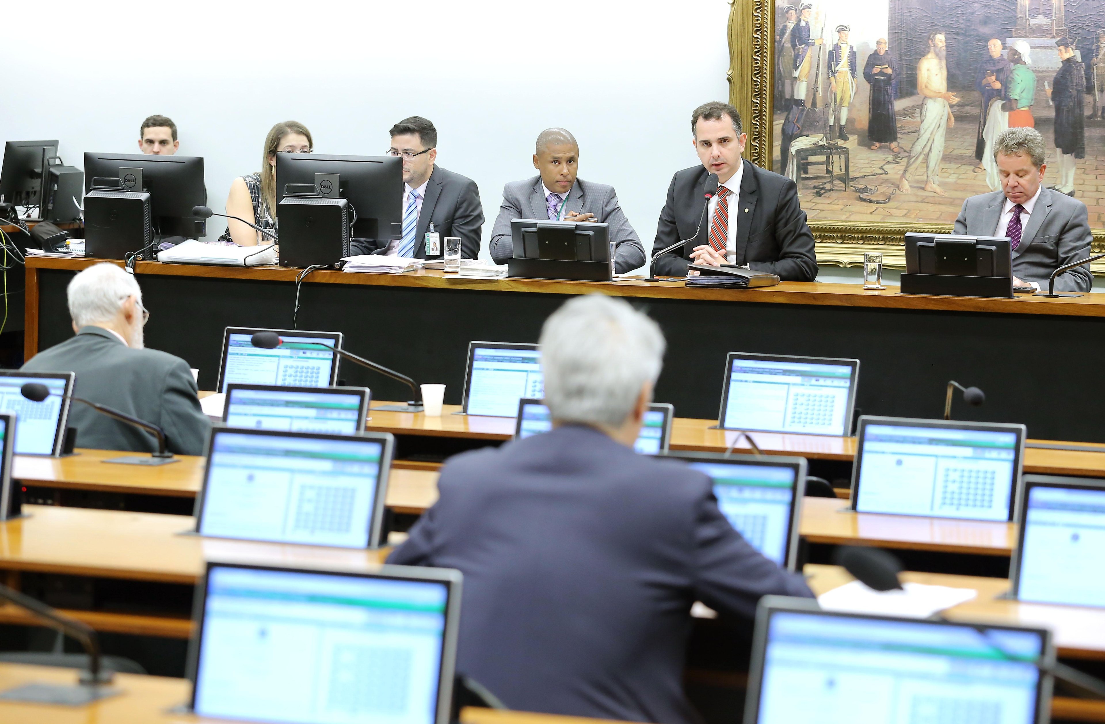 PSDB decide destituir Bonif&aacute;cio de Andrada da CCJ da C&acirc;mara