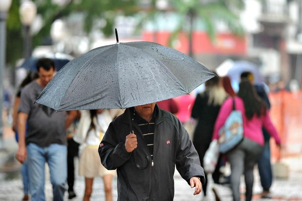 RS segue com chuva neste s&aacute;bado