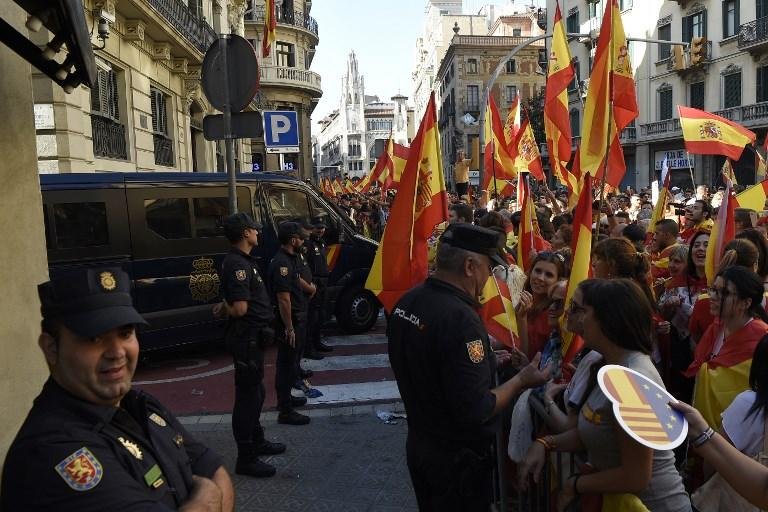 No domingo milhares foram &agrave;s ruas contra o separatismo catal&atilde;o