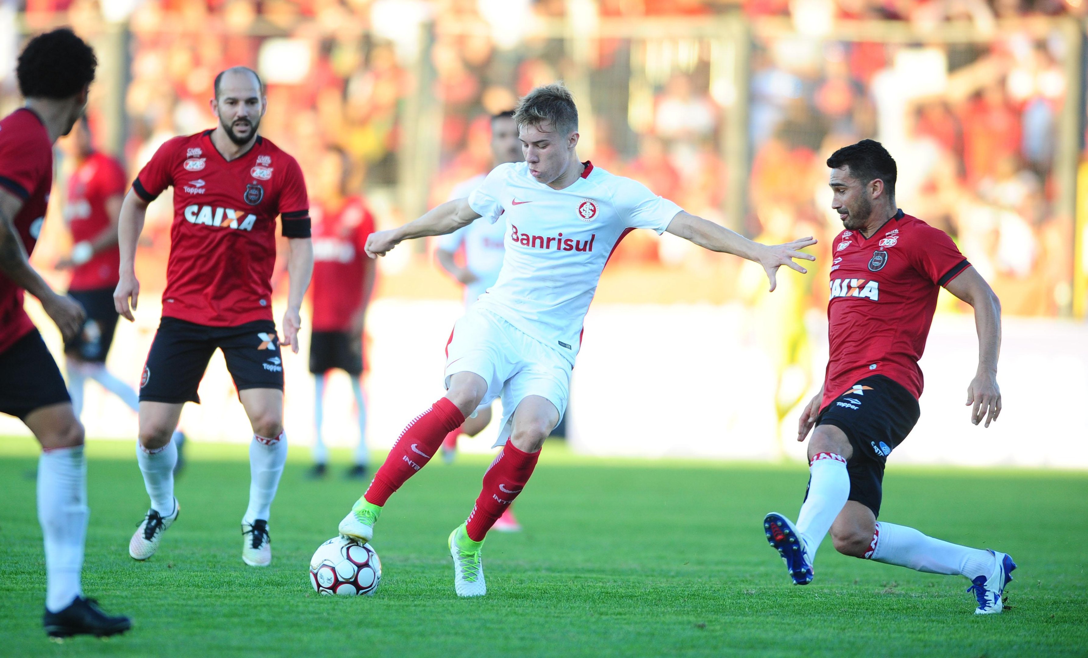 Charles ser&aacute; o substituto de Rodrigo Dourado