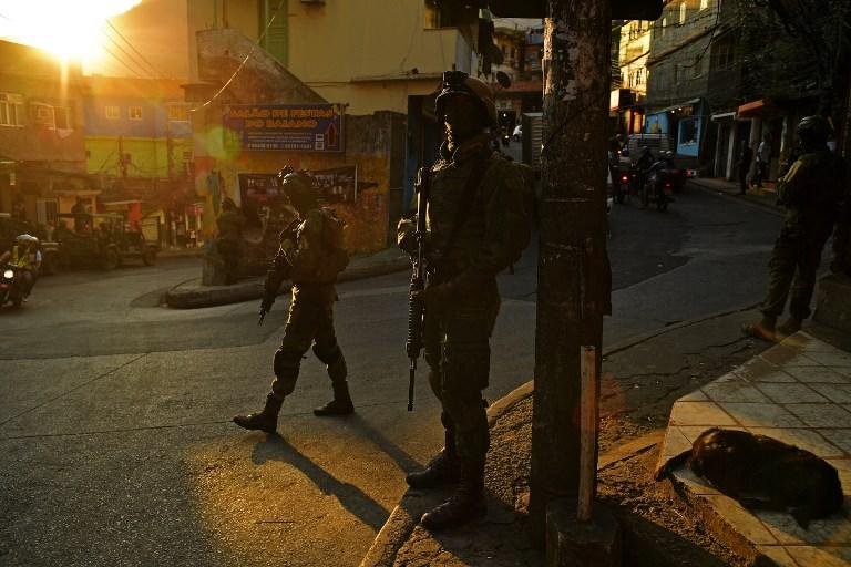 A&ccedil;&otilde;es na Rocinha tentam restabelecer rotina e prender criminosos envolvidos na disputa pelo tr&aacute;fico