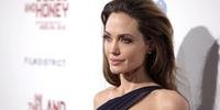 Jolie relatou caso de assédio em 1999