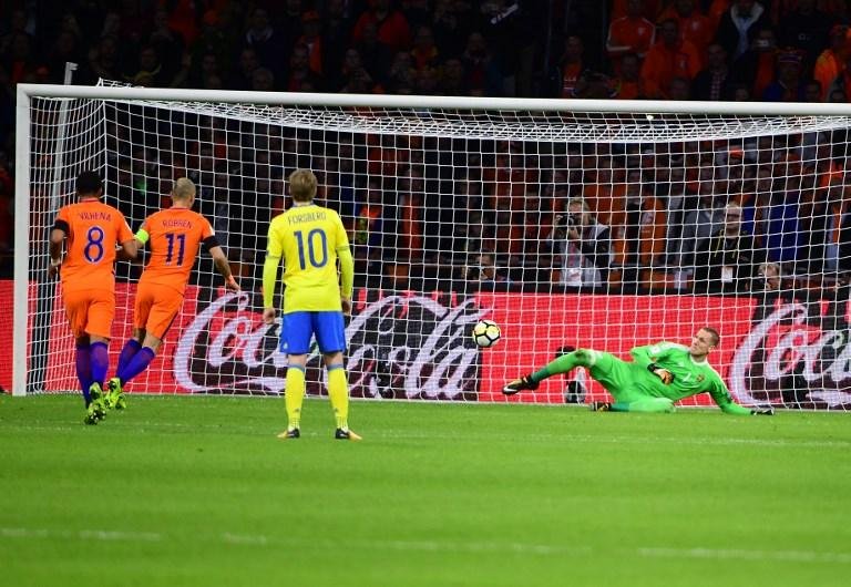 Holanda venceu Su&eacute;cia, mas ficou fora da Copa