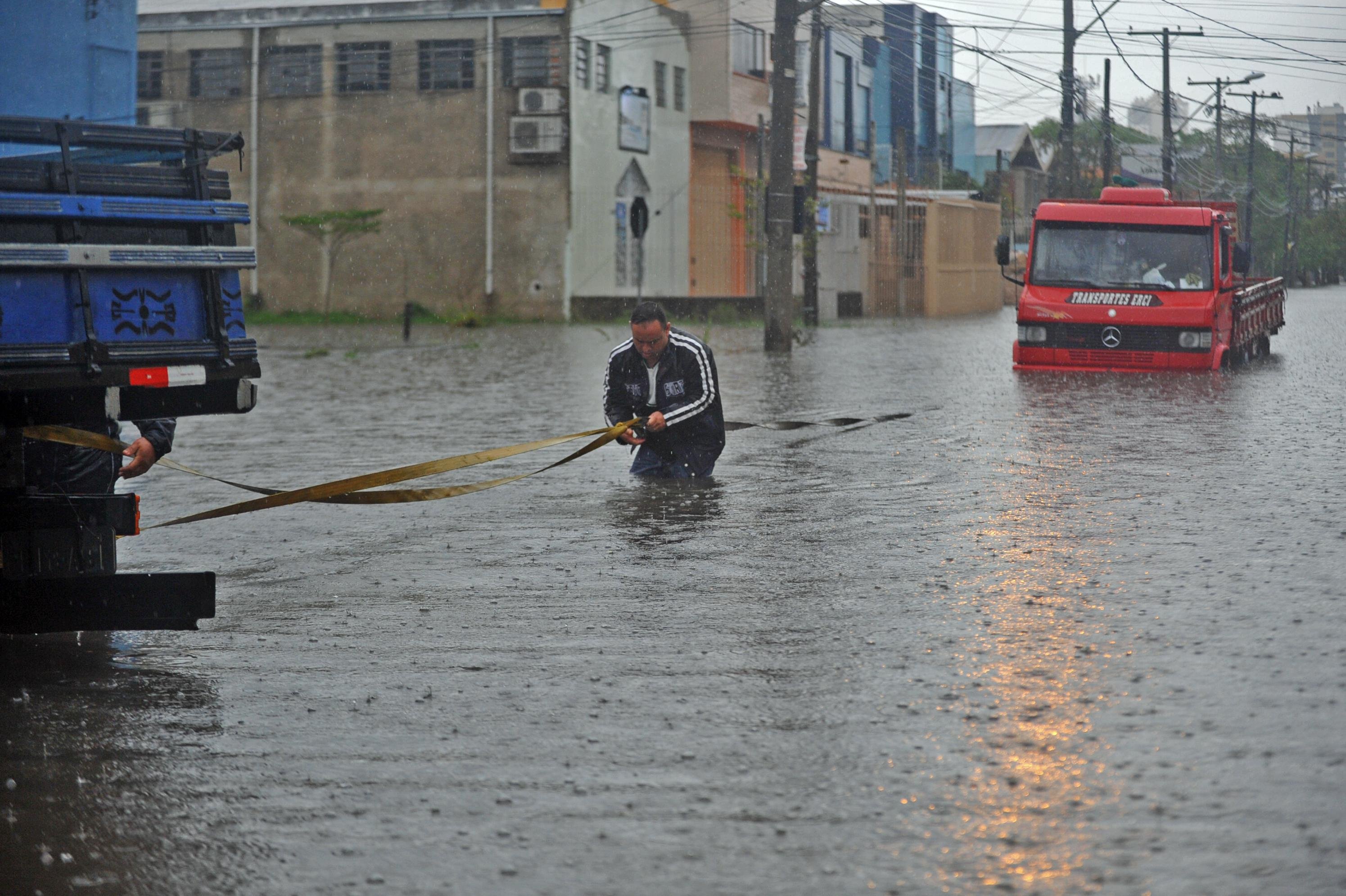 Zona Norte de Porto Alegre &eacute; uma das mais afetadas por alagamentos