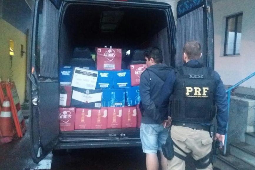 Tr&ecirc;s homens foram detidos e relataram ter comprado bebida na fronteira uruguaia