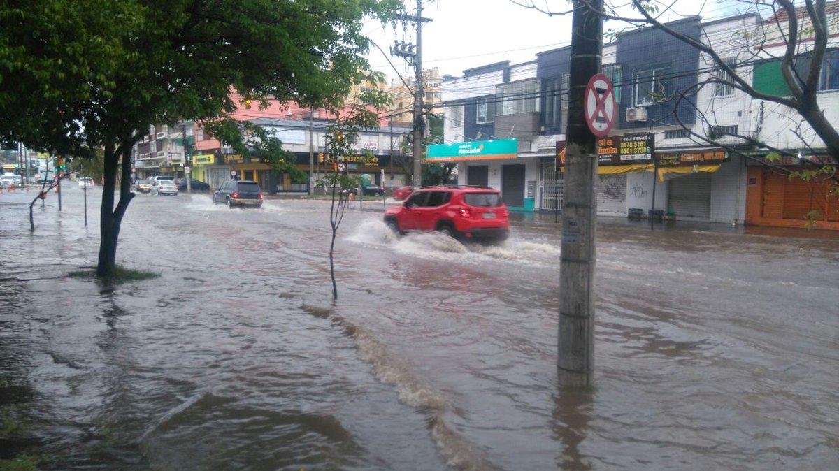 Porto Alegre tem diversos pontos com alagamentos