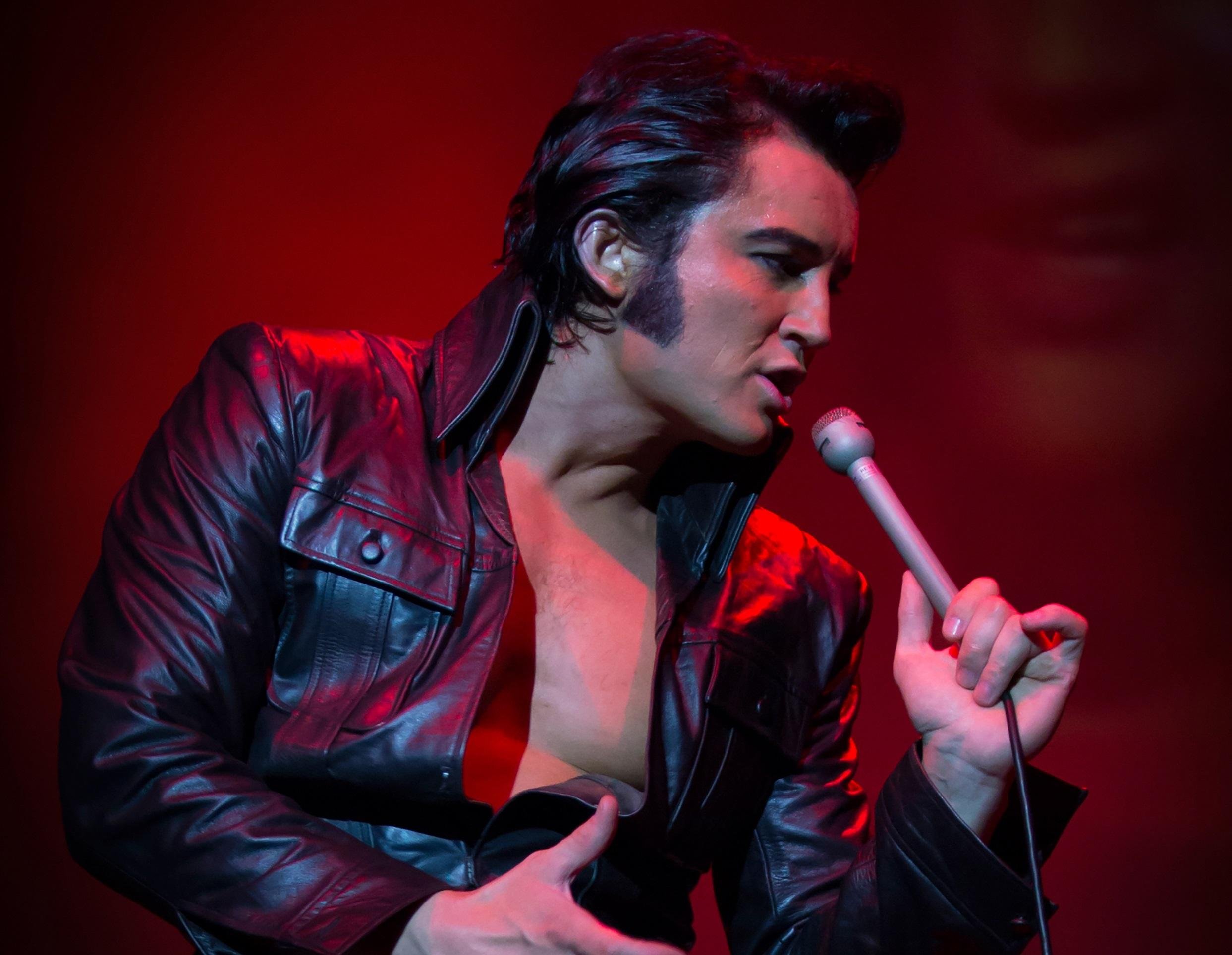 Artista foi a primeira pessoa de fora dos EUA a vencer o Worldwide Ultimate Elvis Tribute Artist Contest