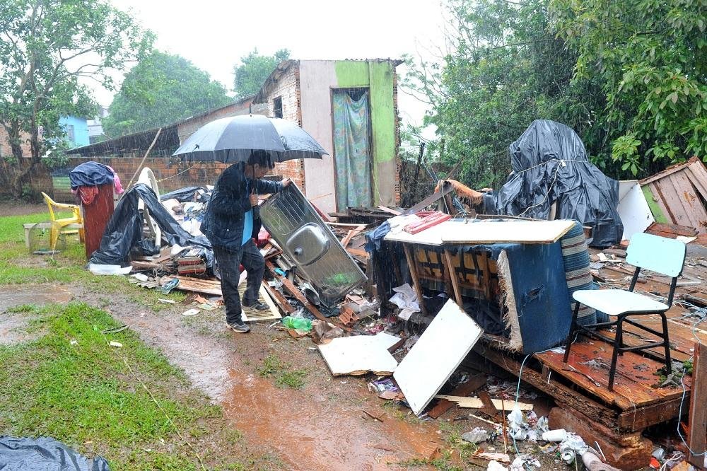 Chuva forte e intensa danificou v&aacute;rias casas pelo Estado