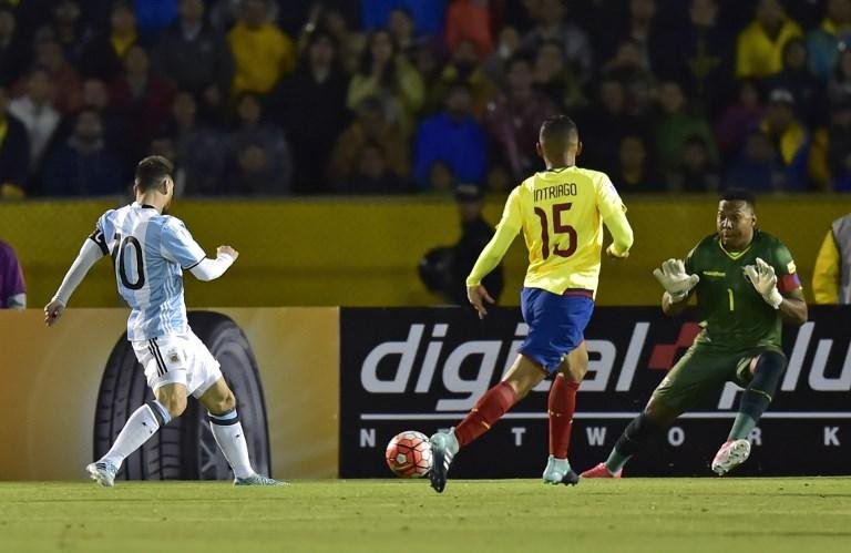 Federa&ccedil;&atilde;o equatoriana afastou cinco jogadores ap&oacute;s derrota para Argentina