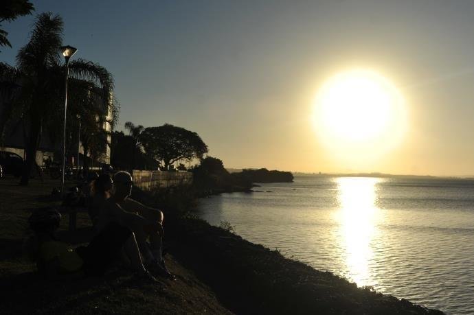 Domingo ser&aacute; de sol no RS