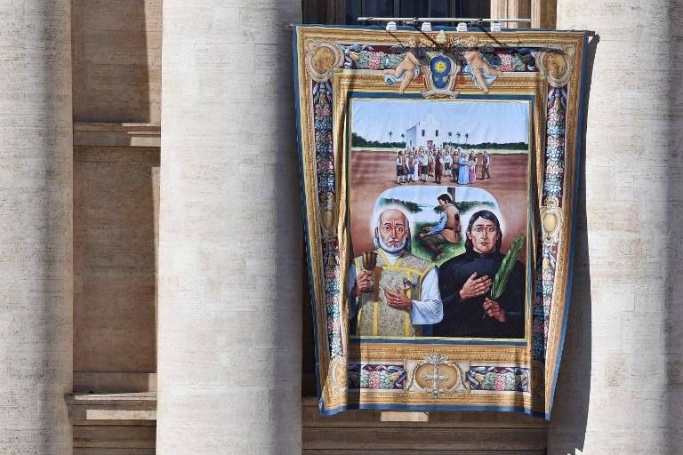 Bas&iacute;lia de S&atilde;o Pedro foi decorada com imagens relativas a morte dos cat&oacute;licos no Rio Grande do Norte