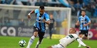 Fernandinho segue como titular contra o Coritiba