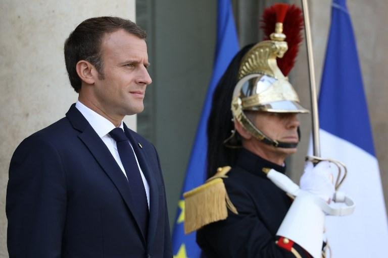 Entre an&uacute;ncios est&aacute; cria&ccedil;&atilde;o de for&ccedil;a policial de bairro, uma das propostas de campanha do presidente franc&ecirc;s 