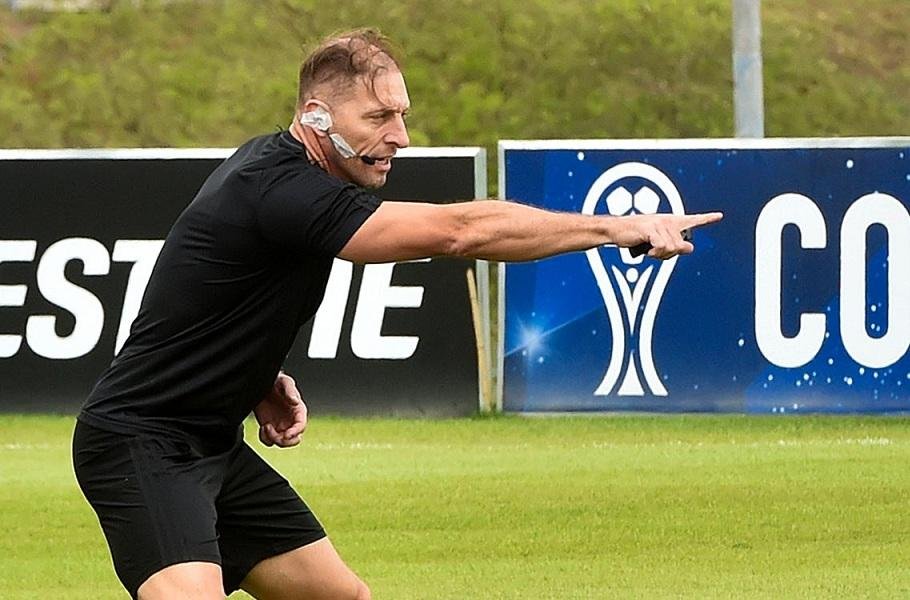 N&eacute;stor Pitana apitar&aacute; jogo do Gr&ecirc;mio contra o Barcelona