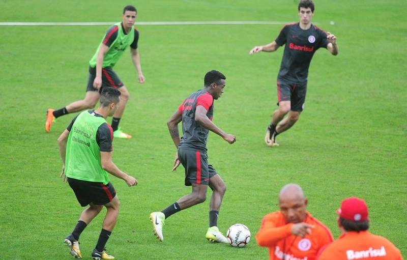 Edenilson cita falta de mec&acirc;nica, mas projeta recupera&ccedil;&atilde;o contra Crici&uacute;ma