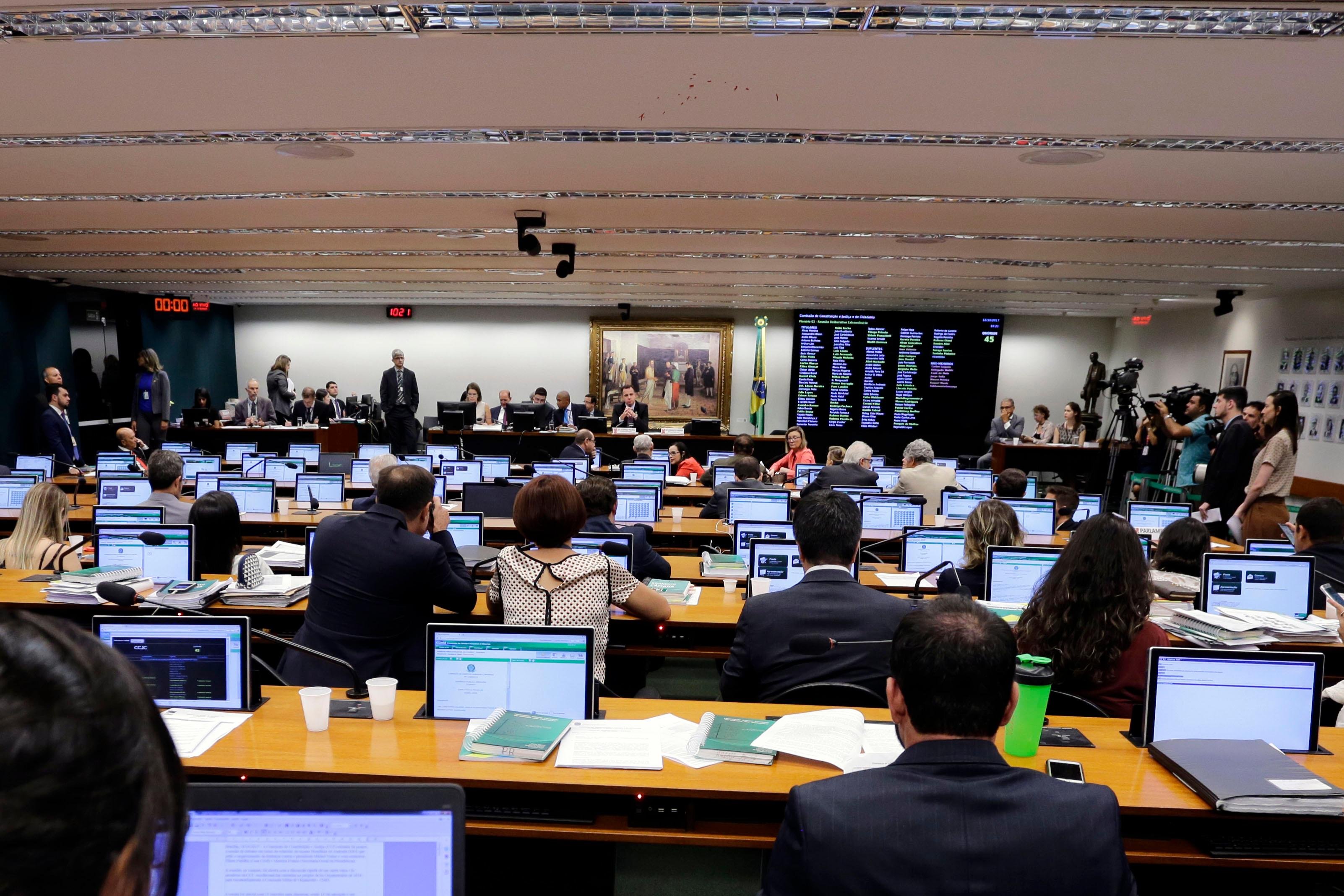 Pessoas f&iacute;sicas e jur&iacute;dicas poder&atilde;o fechar acordos ao reconhecer condutas il&iacute;citas em troca de benef&iacute;cios