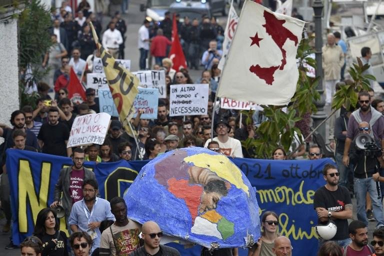 Outro grande debate ser&aacute; dedicado &agrave; luta contra o "terrorismo" na Internet junto de empresas como Google e Facebook