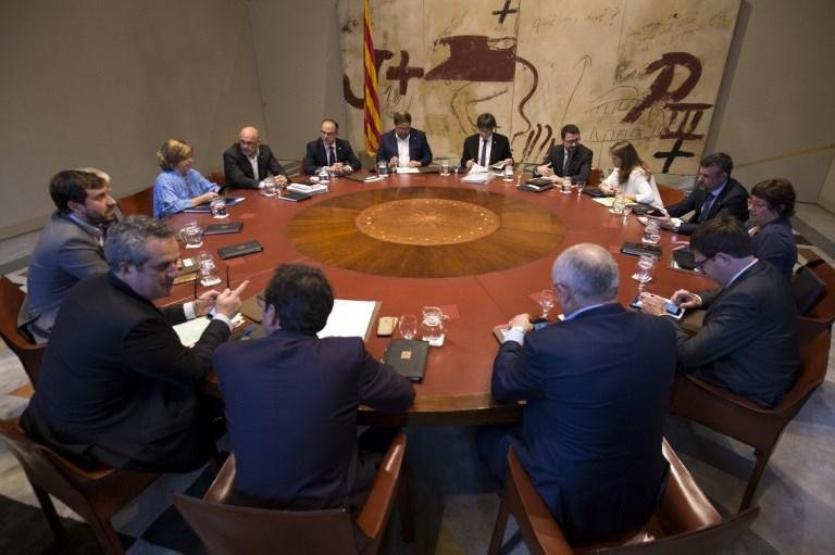 Governo espanhol vai convocar elei&ccedil;&otilde;es na Catalunha em janeiro